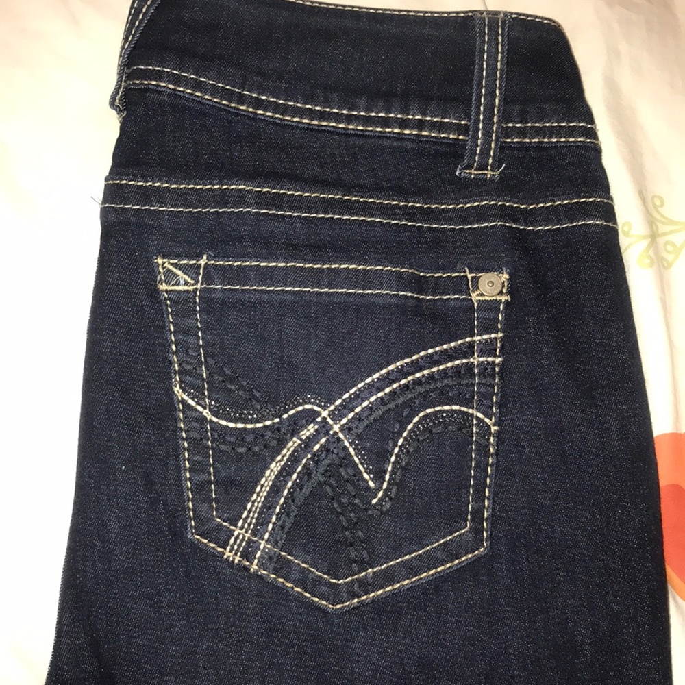 Wallflower dark wash/indigo denim